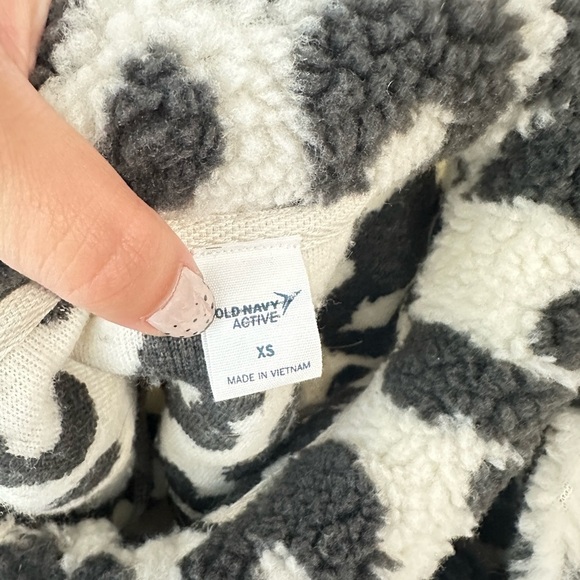 Old Navy Women’s Leopard Print Cozy Sherpa Snap-Front Flurry  Crop Jacket XS - Picture 5 of 14